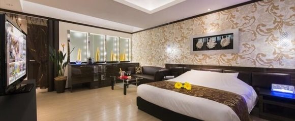 HOTEL 恋するピエロ